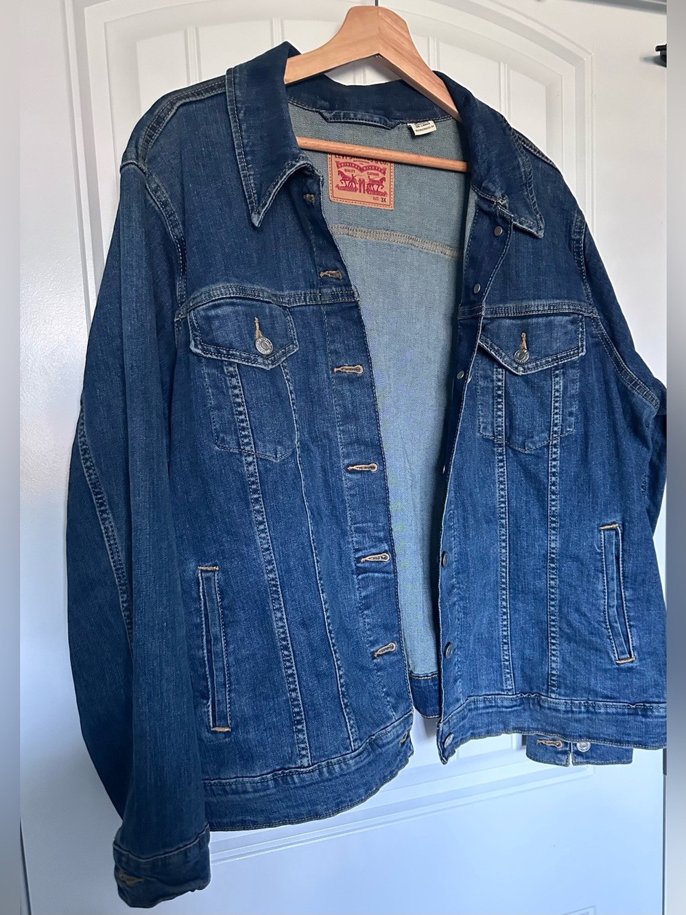 Levi’s Classic Denim Trucker Jacket Relaxed Boyfriend Style 🛻
